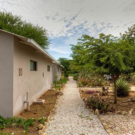 Khoi-Khoi Guesthouse Otavi Экстерьер фото