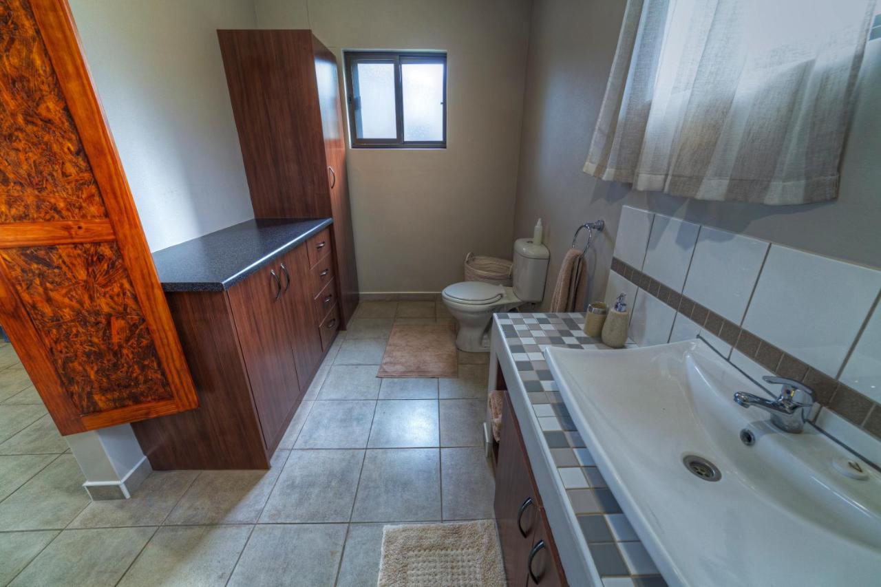 Khoi-Khoi Guesthouse Otavi Экстерьер фото
